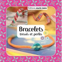 Bracelets tressés et perles. Avec 4 échevettes de fils de coton, 1 rond en mousse et 1 sachet de per