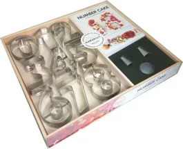 Coffret L&rsquo;atelier du number cake. Number cake les gâteaux d&rsquo;anniversaire qui comptent avec 9 emporte