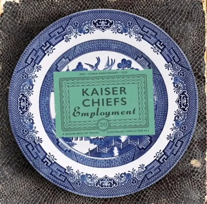 Kaiser Chiefs – Employment (20th Anniversary Edition) (Limited Edition) (White Coloured) (LP)