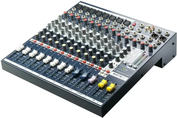 Soundcraft EFX 8 Table de mixage analogique