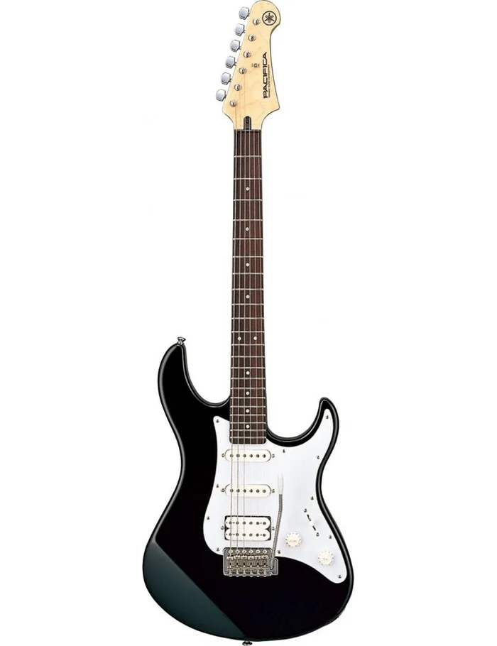Yamaha Pacifica 012 black